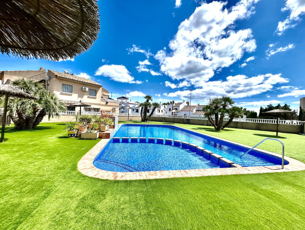 Resale - Apartment - Villamartin