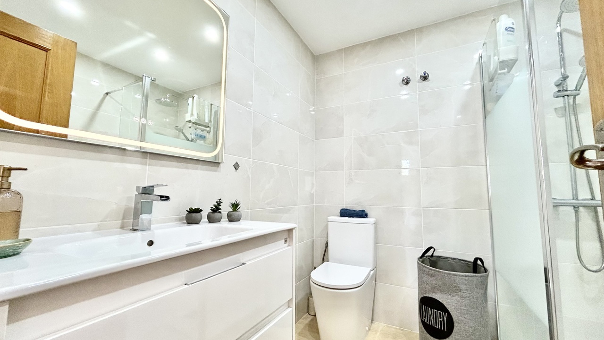 Resale - Apartment - Villamartin