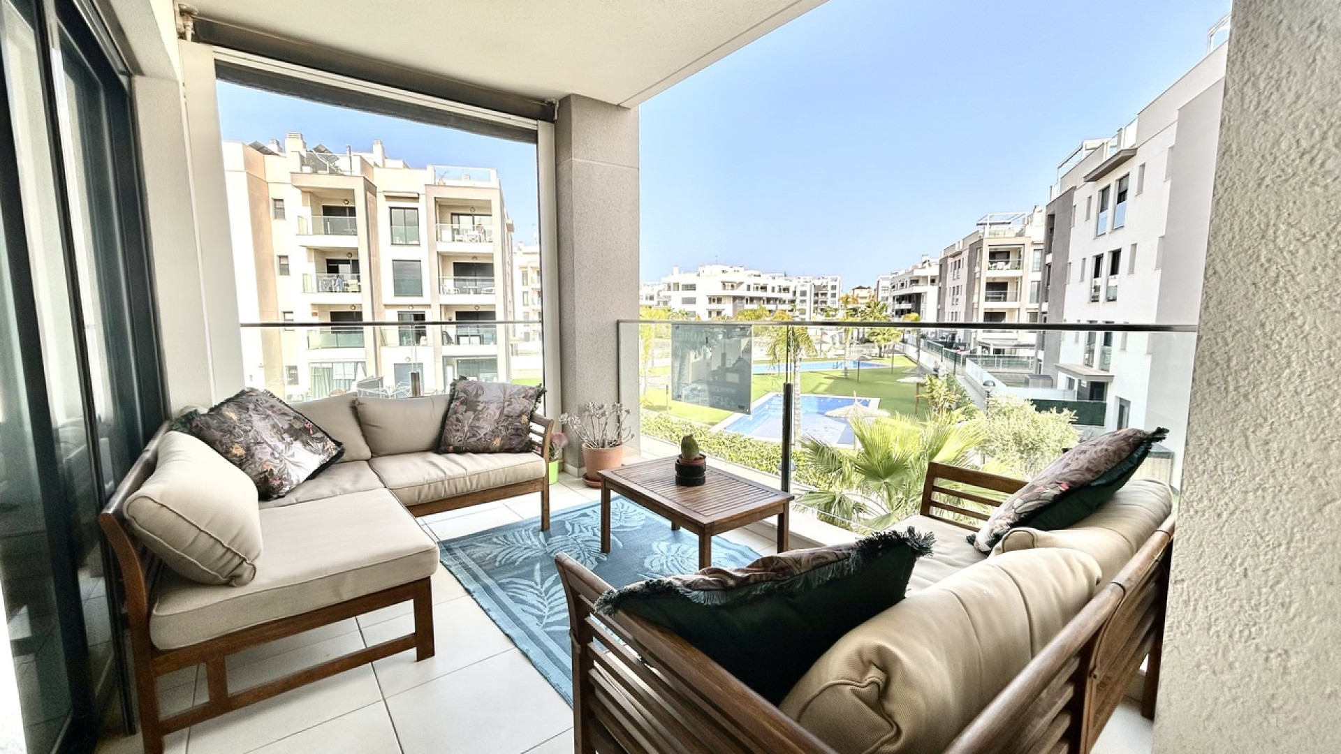 Resale - Apartment - Villamartin