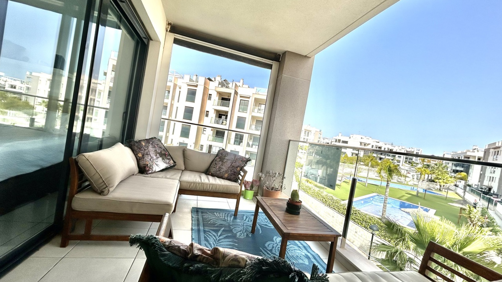 Resale - Apartment - Villamartin