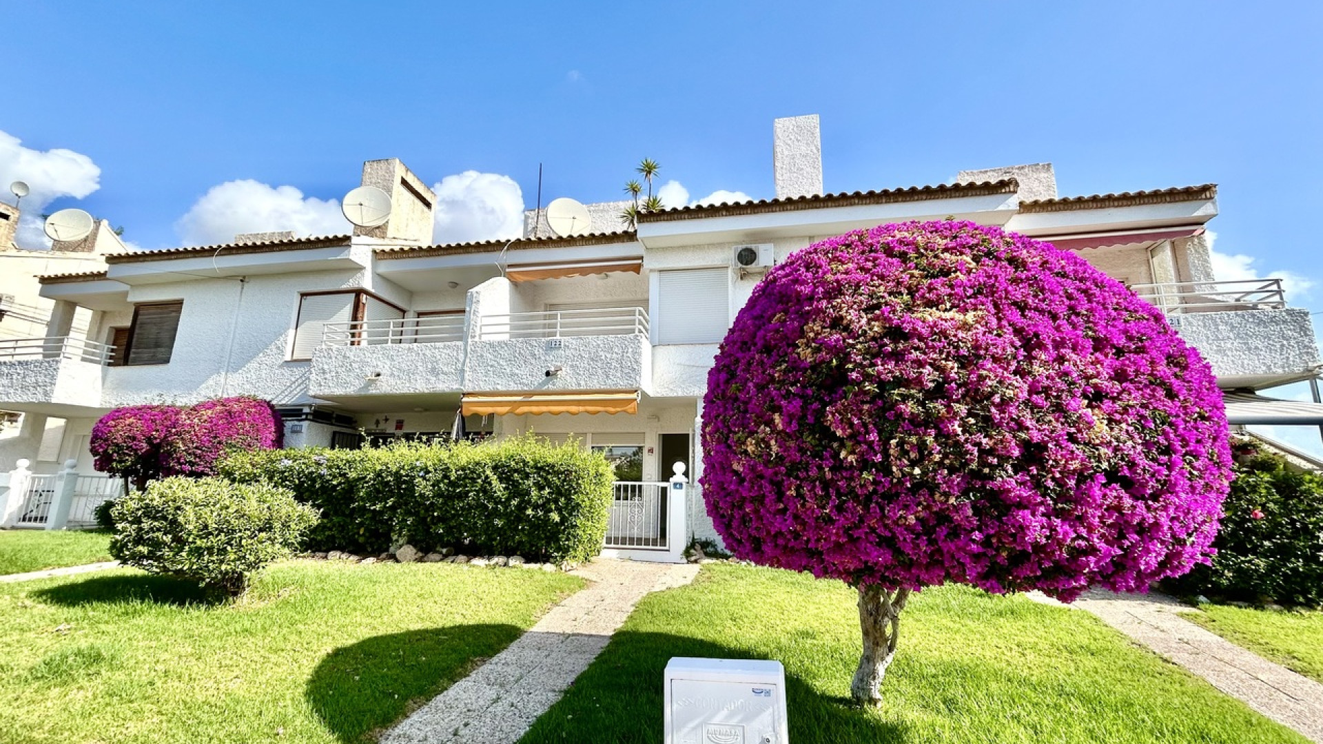 Resale - Apartment - Villamartin