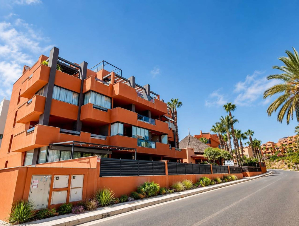 Resale - Apartment - Villamartin