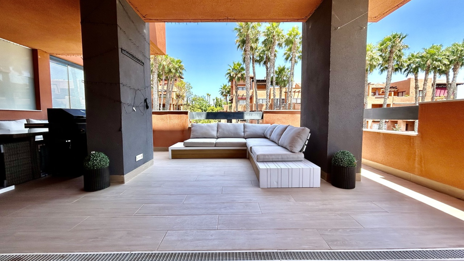 Resale - Apartment - Villamartin