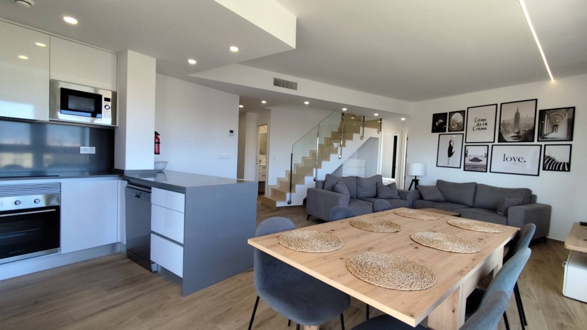 Resale - Apartment - Villamartin