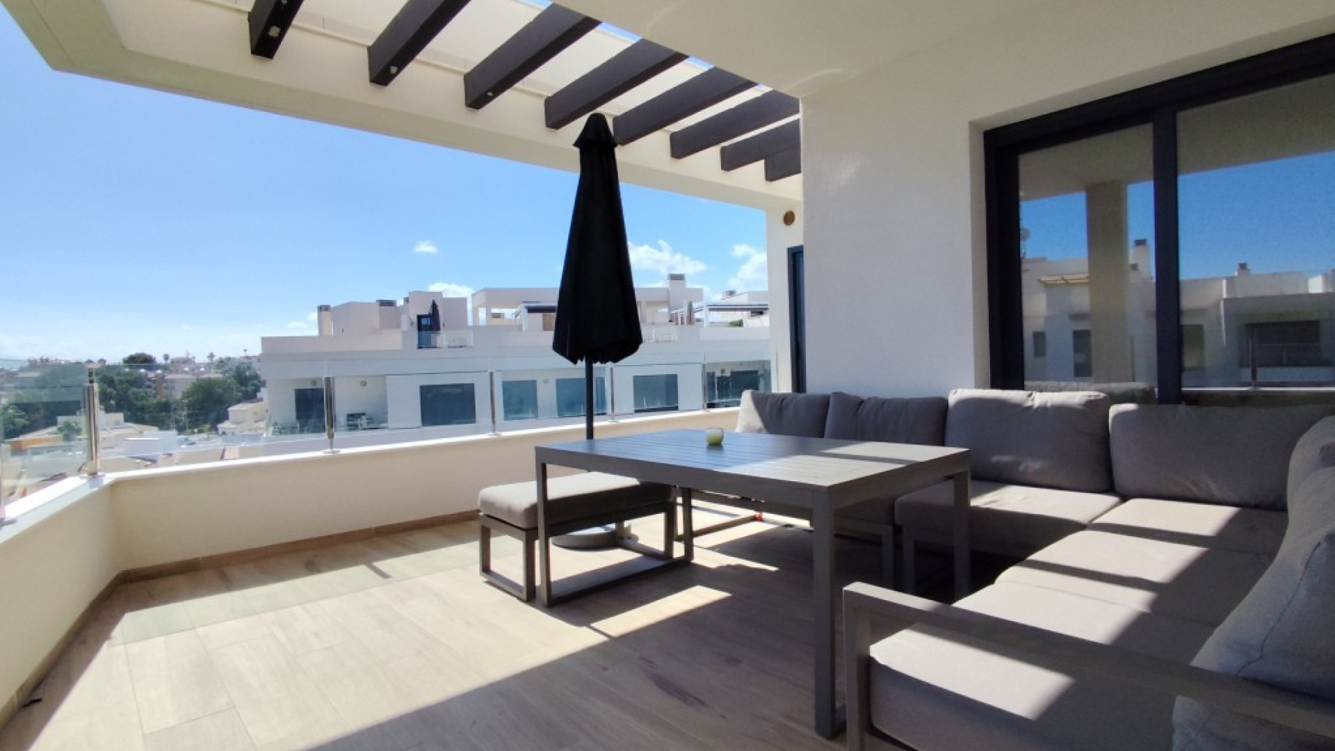 Resale - Apartment - Villamartin
