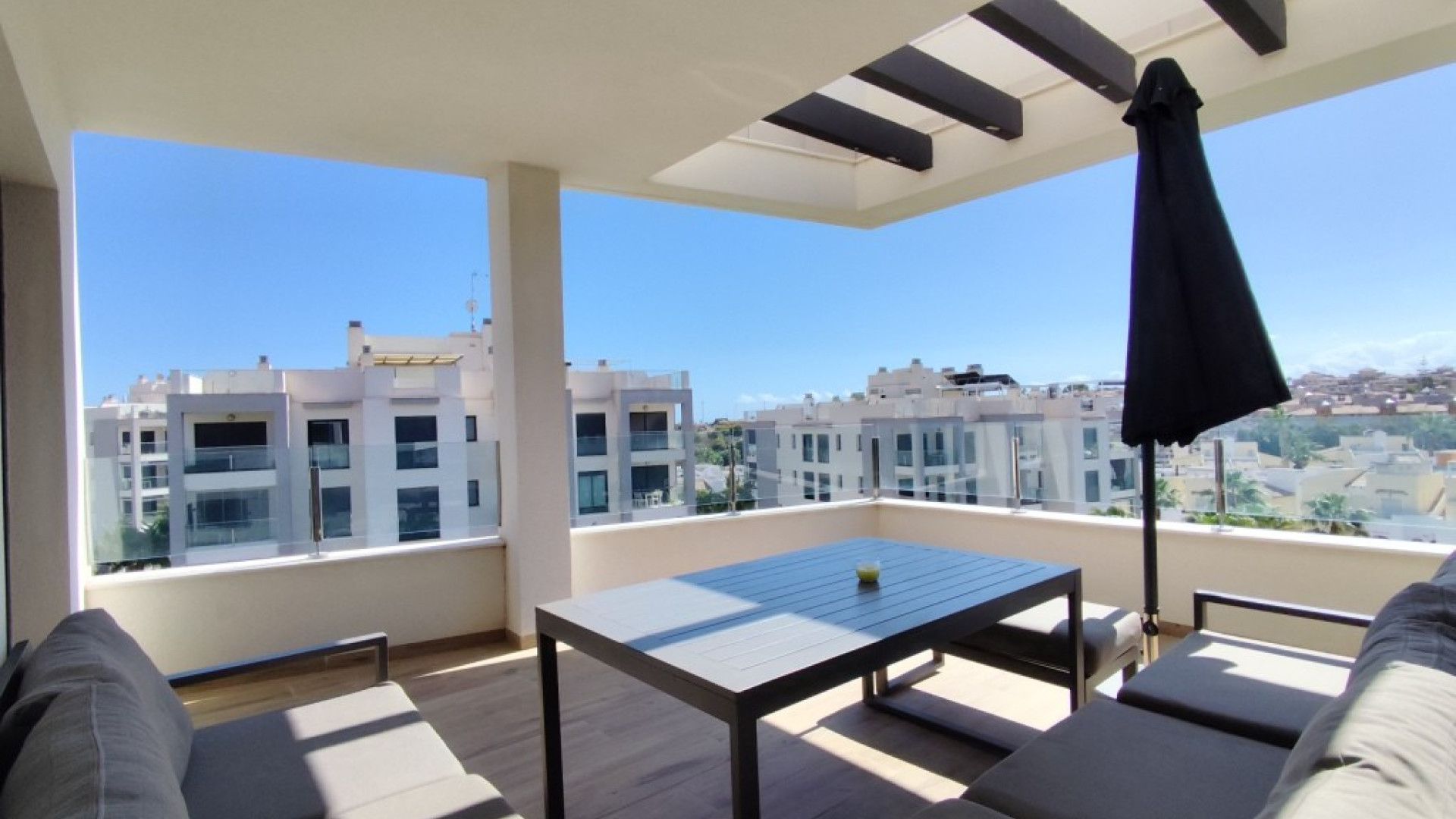 Resale - Apartment - Villamartin