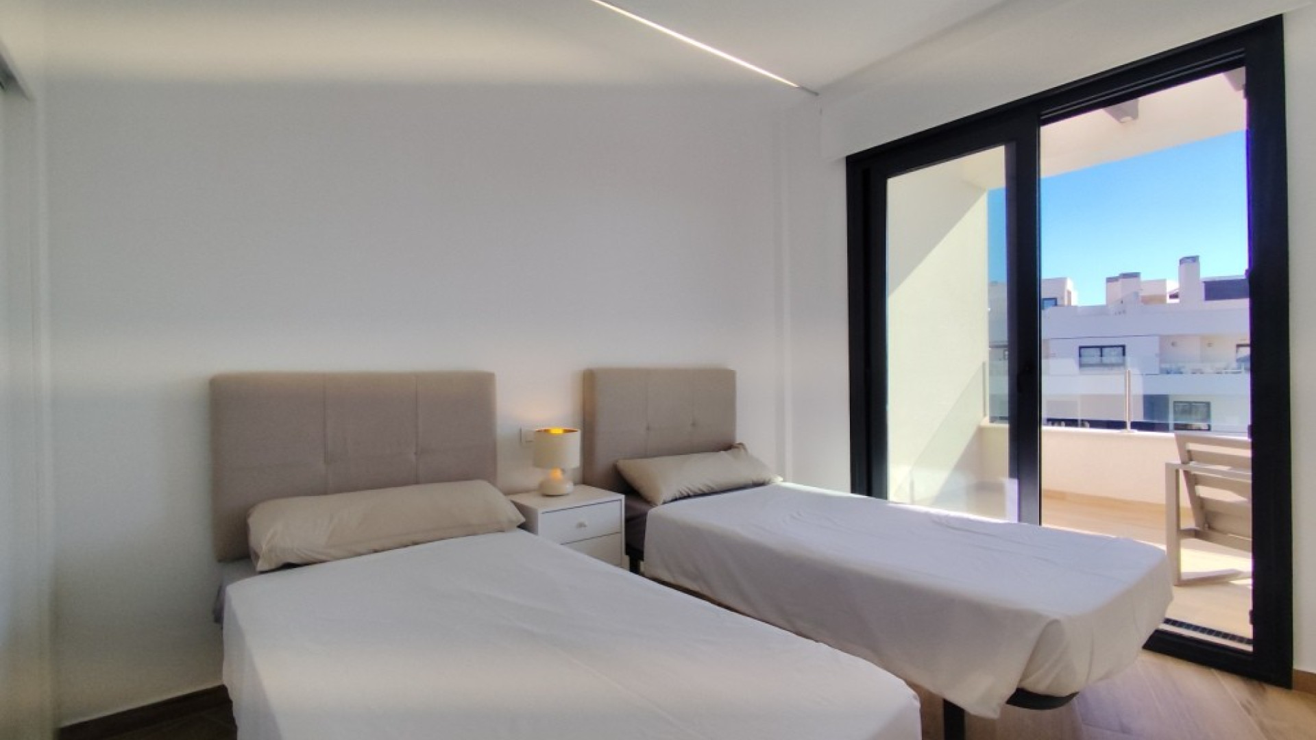 Resale - Apartment - Villamartin
