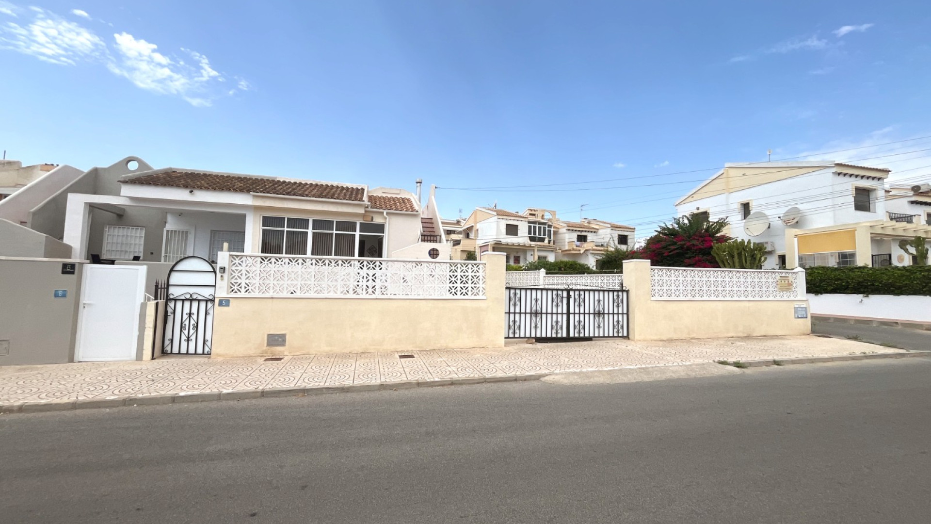 Resale - Bungalow - Ciudad Quesada - Upper Quesada