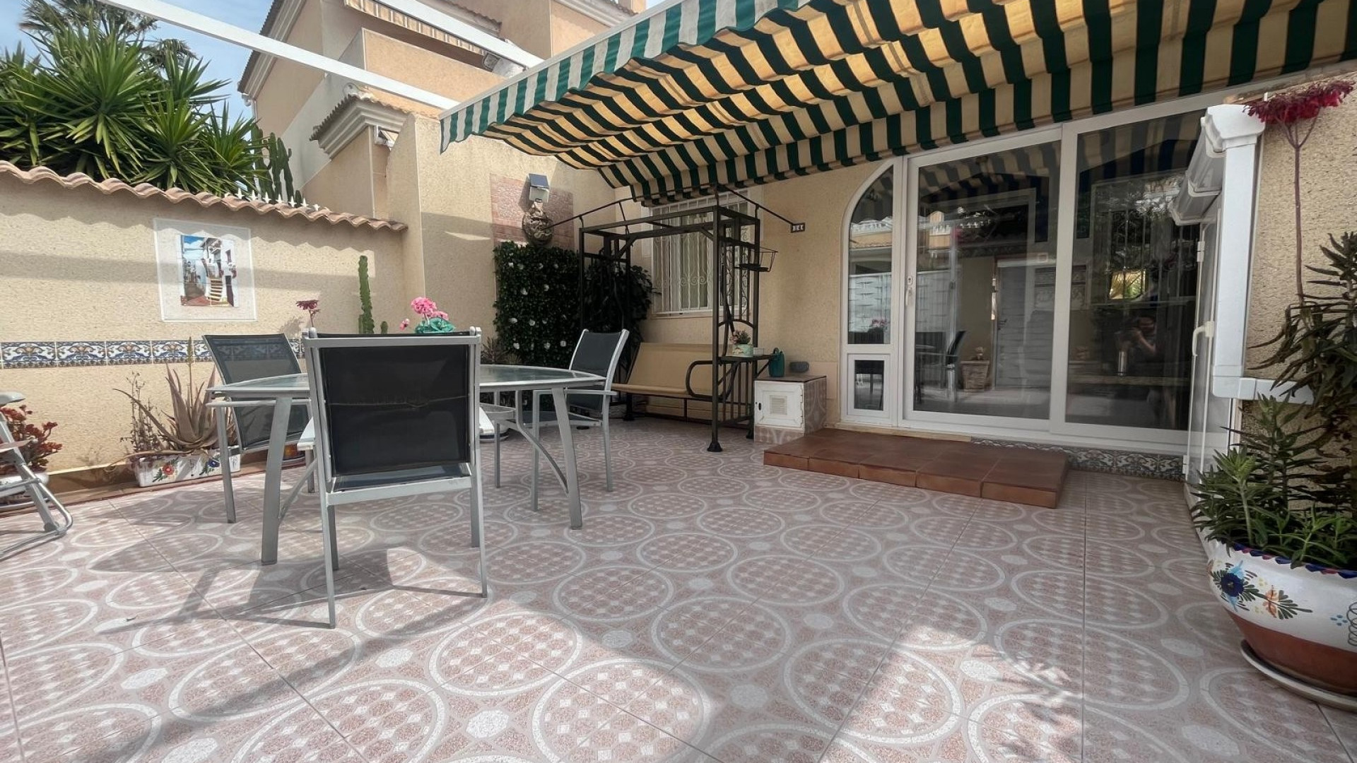 Resale - Bungalow - Dona Pepa
