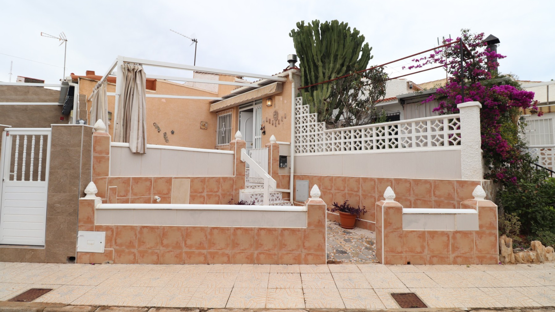 Resale - Bungalow - Guardamar del Segura - El Moncayo