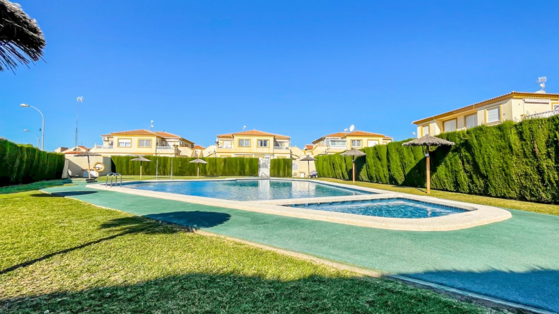Resale - Bungalow - Orihuela Costa - Playa Flamenca
