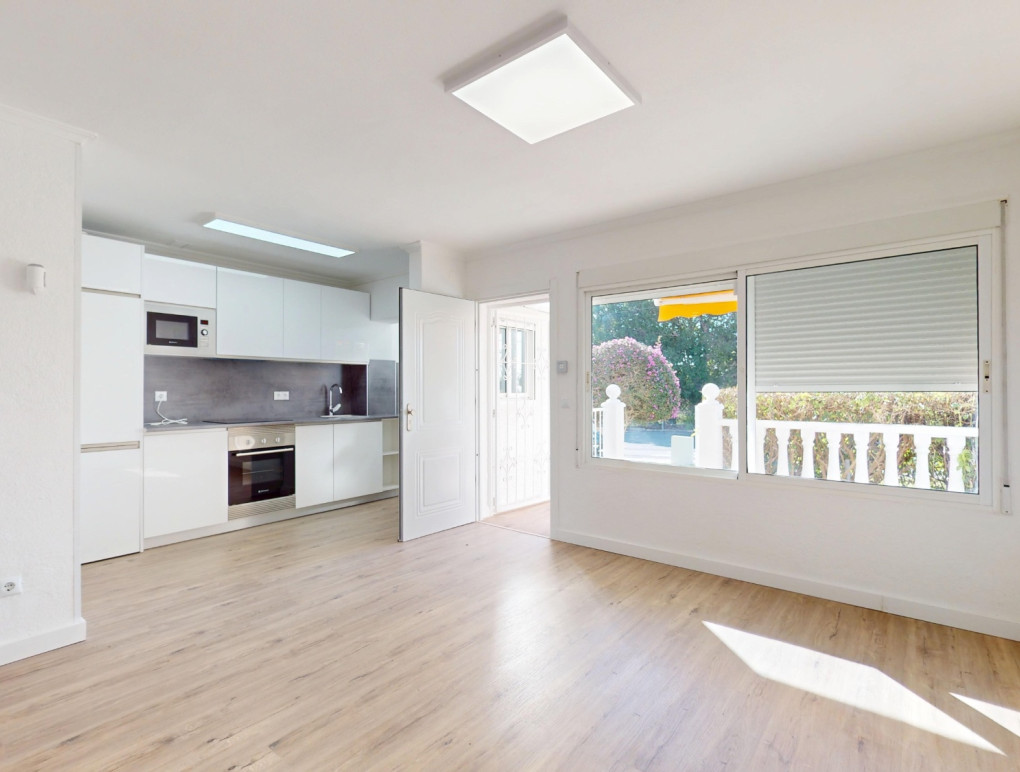 Resale - Bungalow - Orihuela Costa - Villamartin