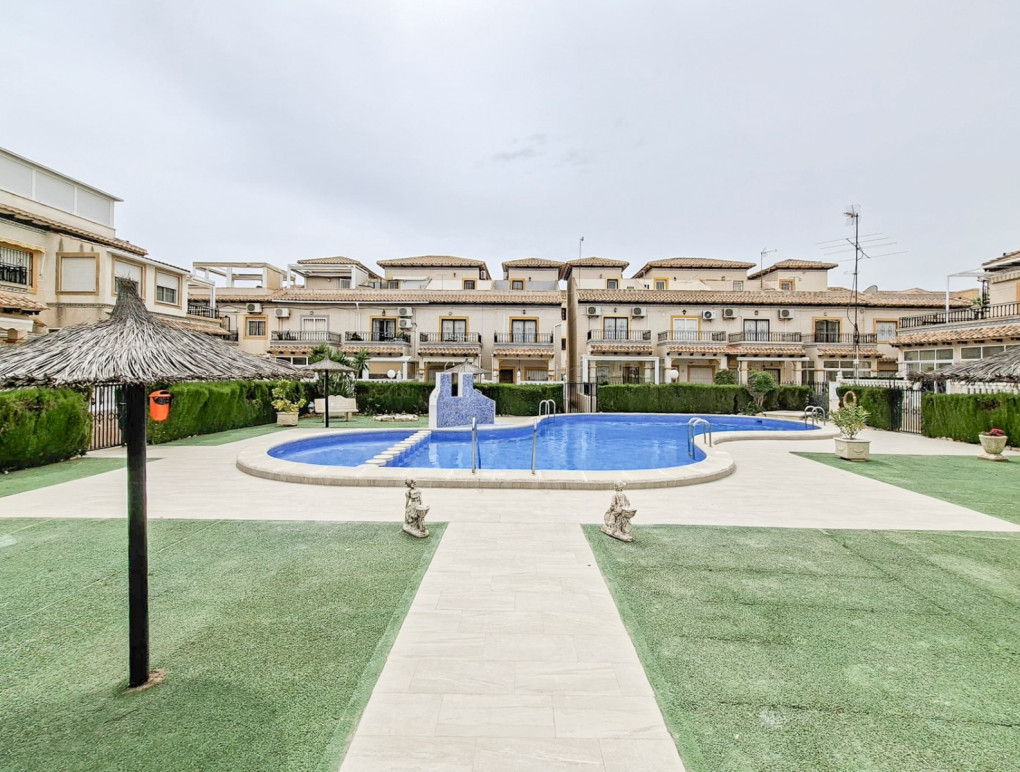 Resale - Bungalow - Orihuela Costa