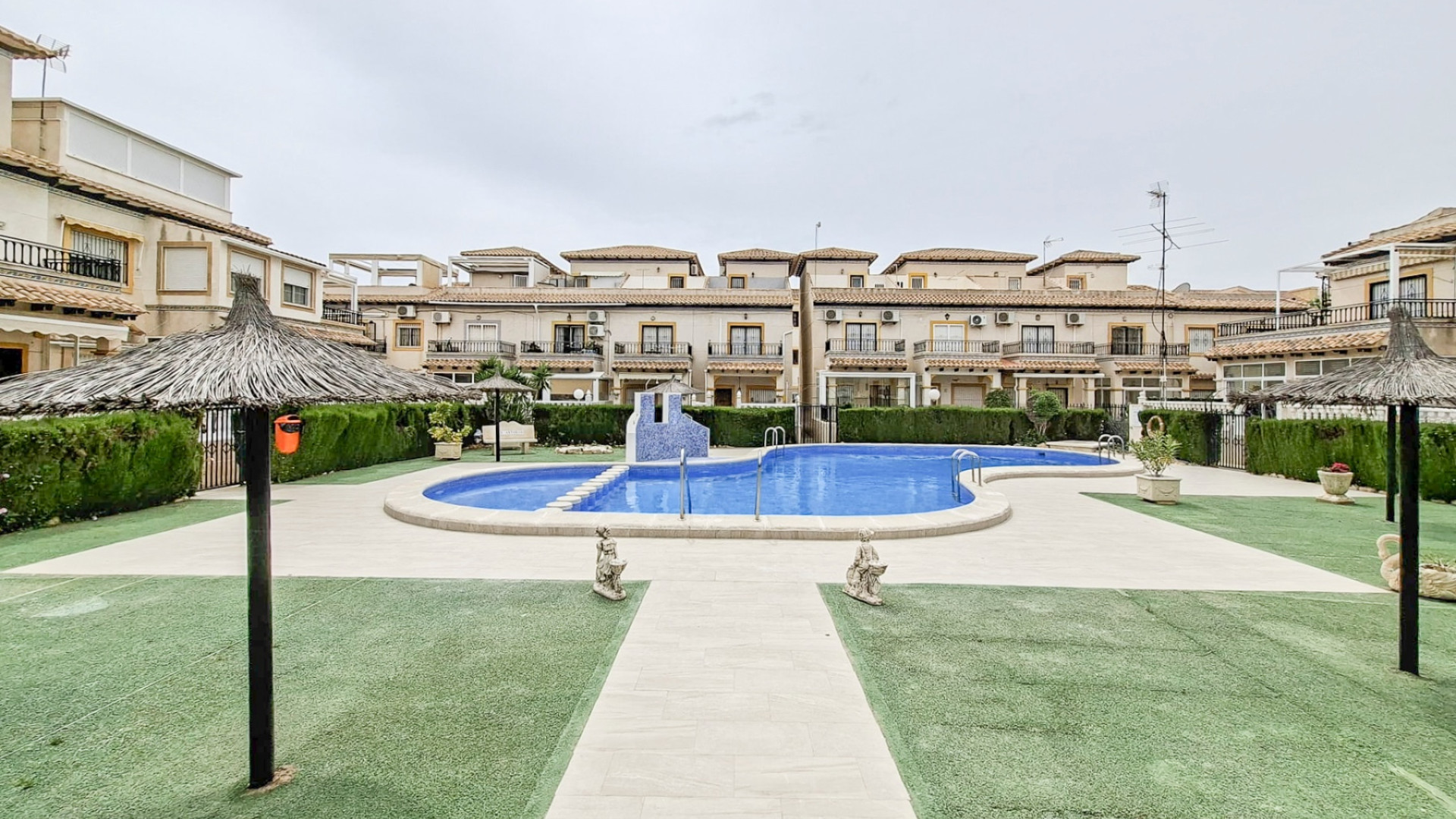 Resale - Bungalow - Orihuela Costa