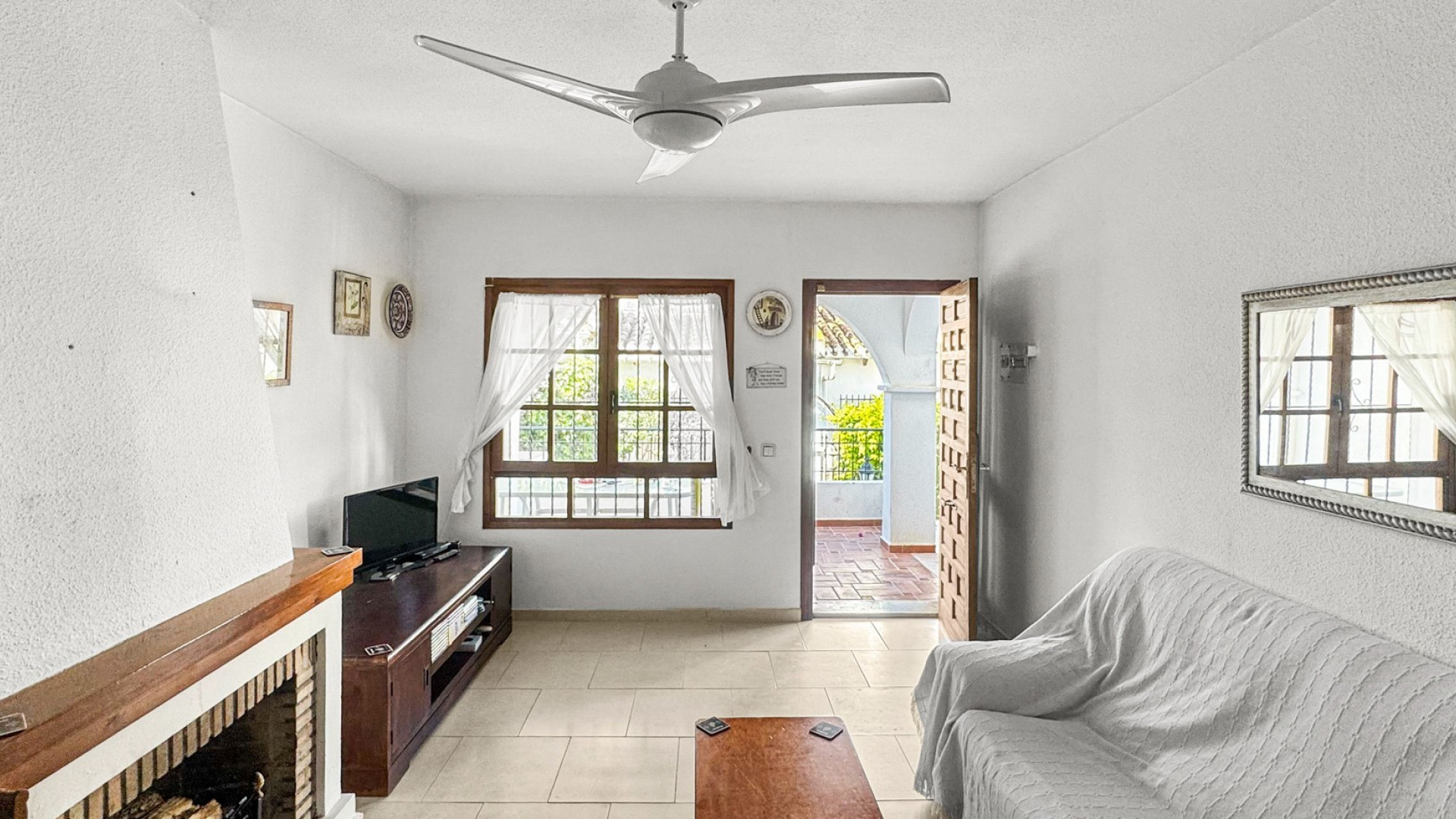 Resale - Bungalow - Torrevieja - Nueva Torrevieja - Aguas Nuevas