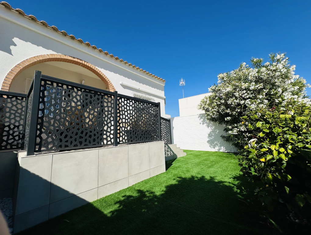 Resale - Bungalow - Torrevieja