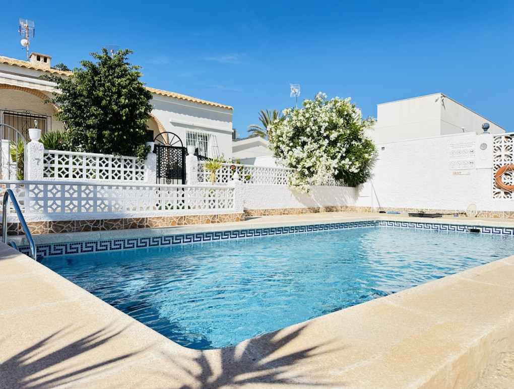 Resale - Bungalow - Torrevieja