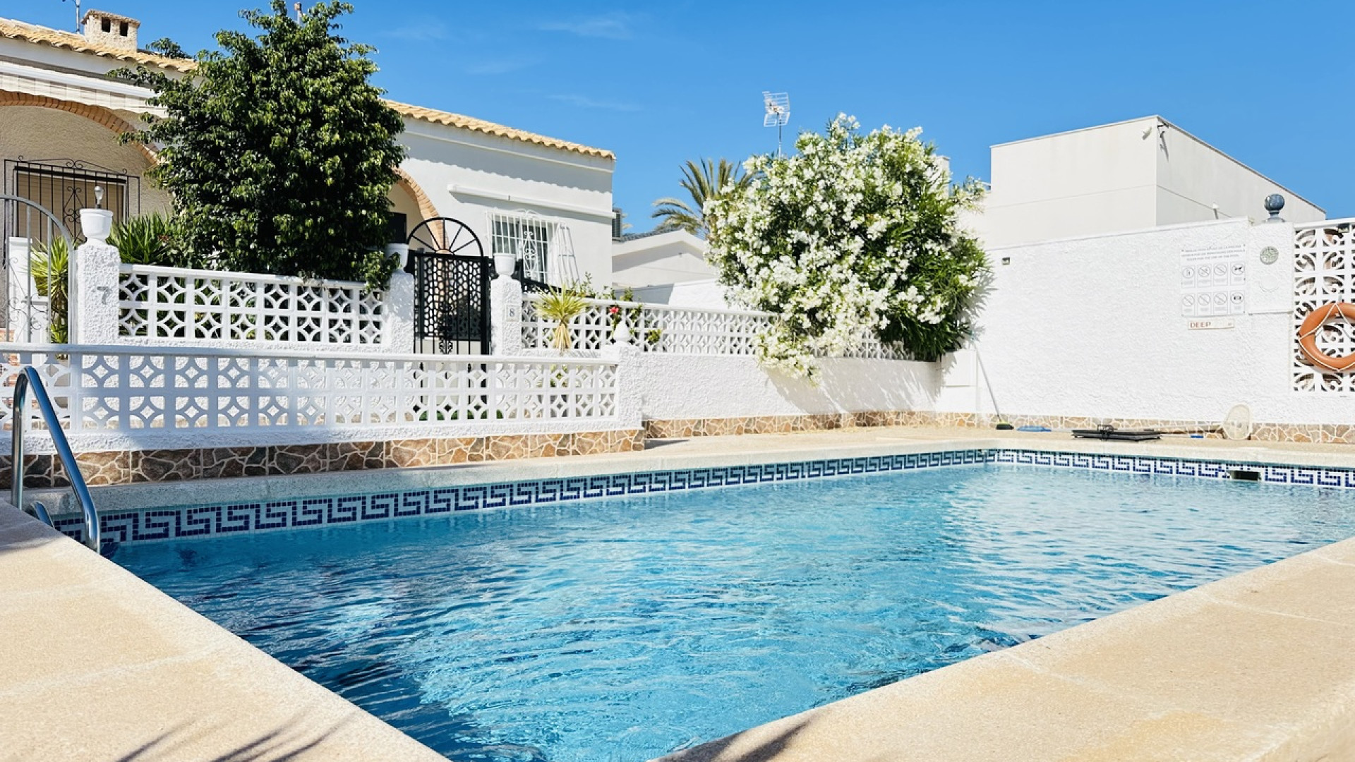 Resale - Bungalow - Torrevieja