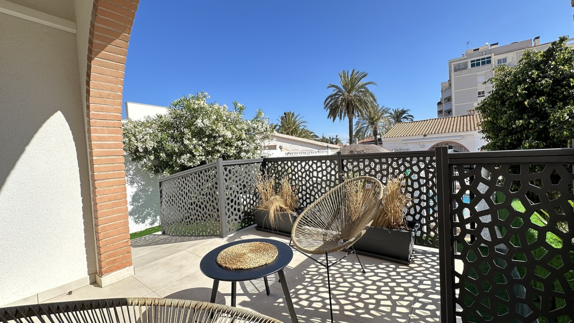 Resale - Bungalow - Torrevieja