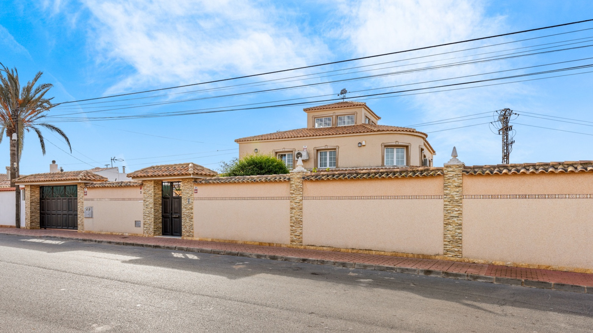 Resale - Chalet - Torrevieja