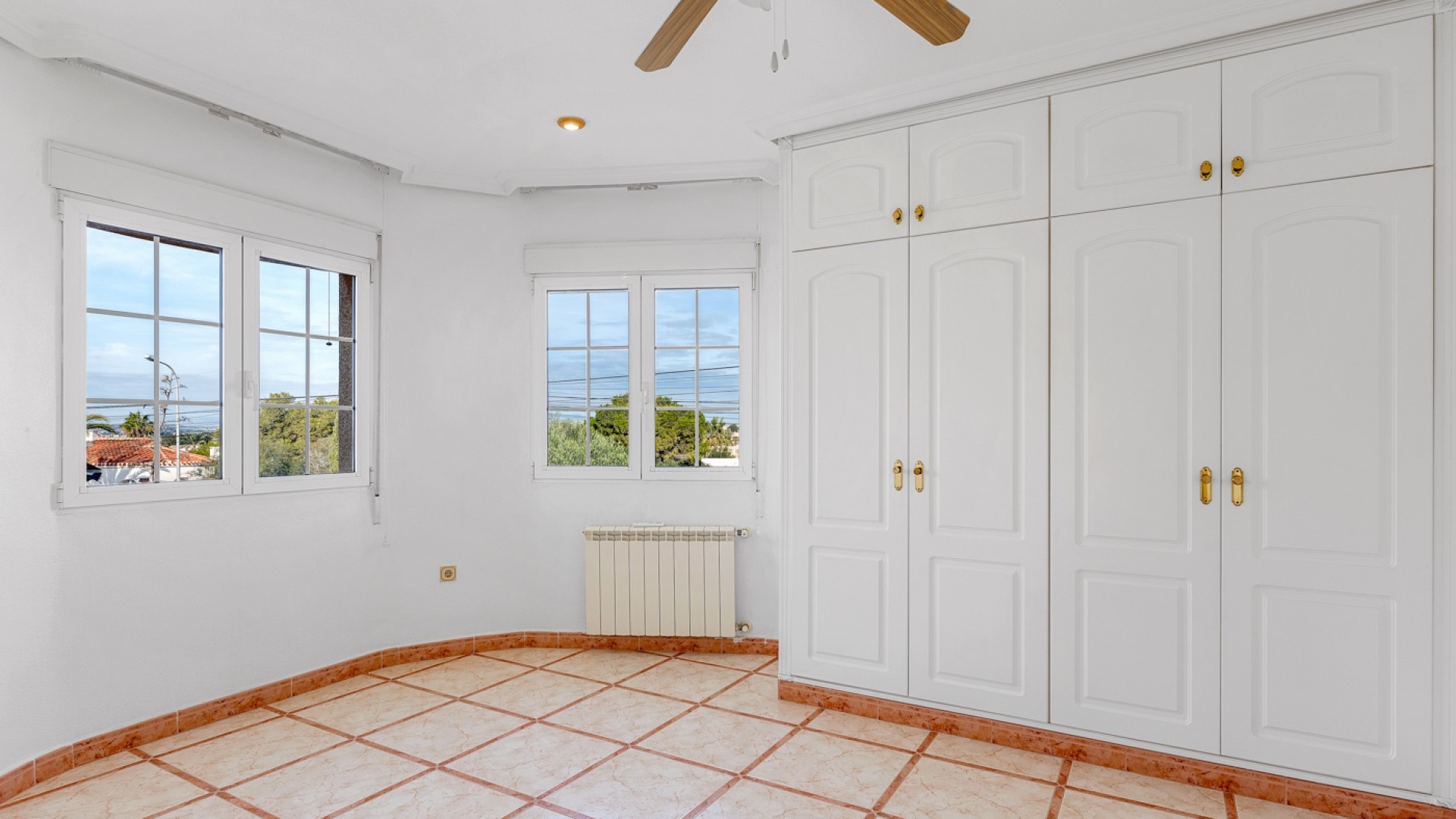 Resale - Chalet - Torrevieja