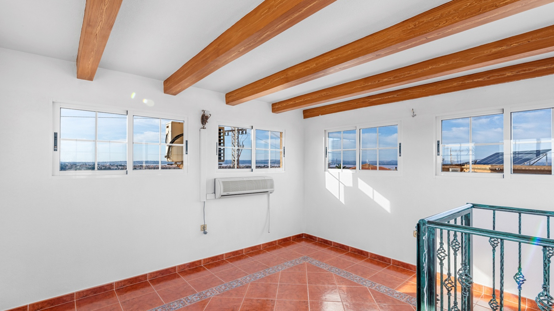 Resale - Chalet - Torrevieja