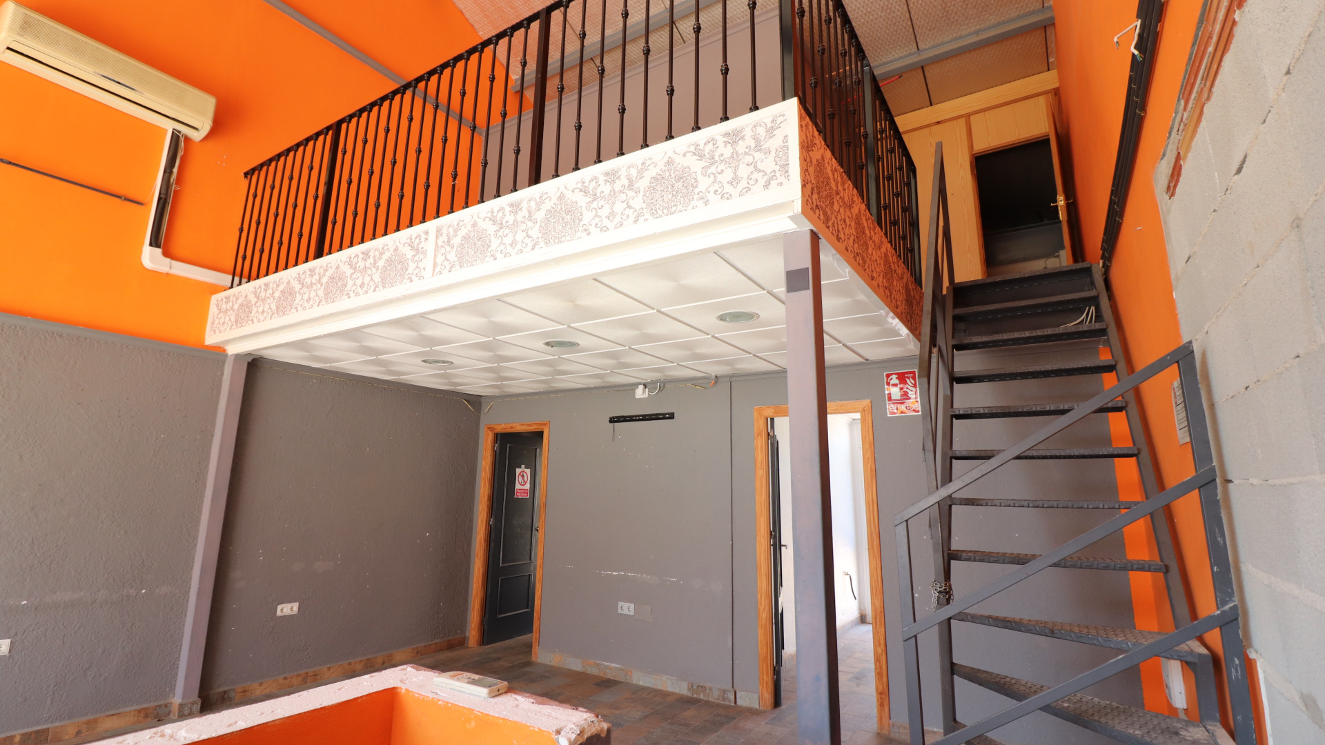 Resale - Commercial (Freehold) - Algorfa - La Finca Golf Resort
