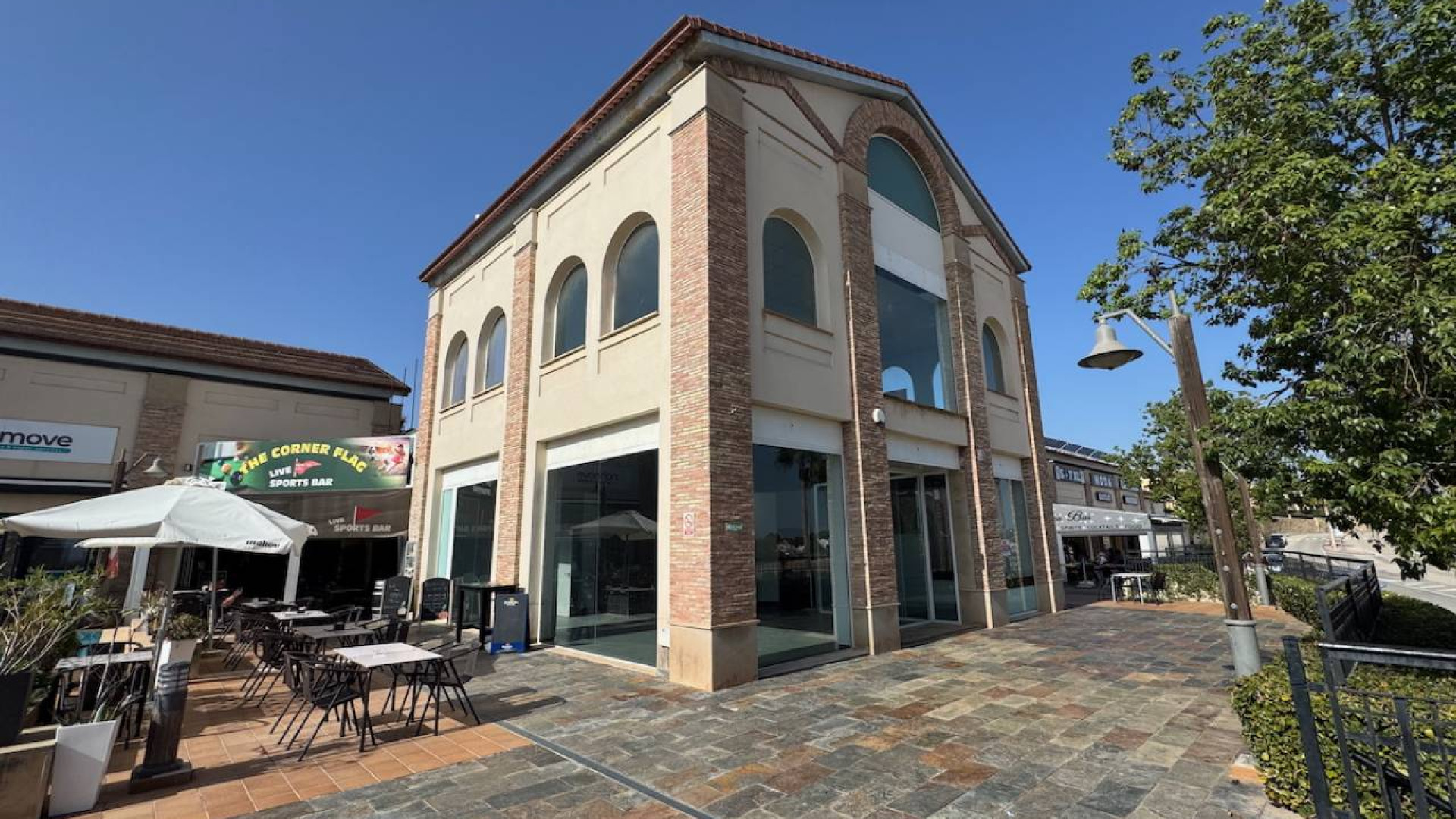 Resale - Commercial - La Finca Golf - La finca Golf