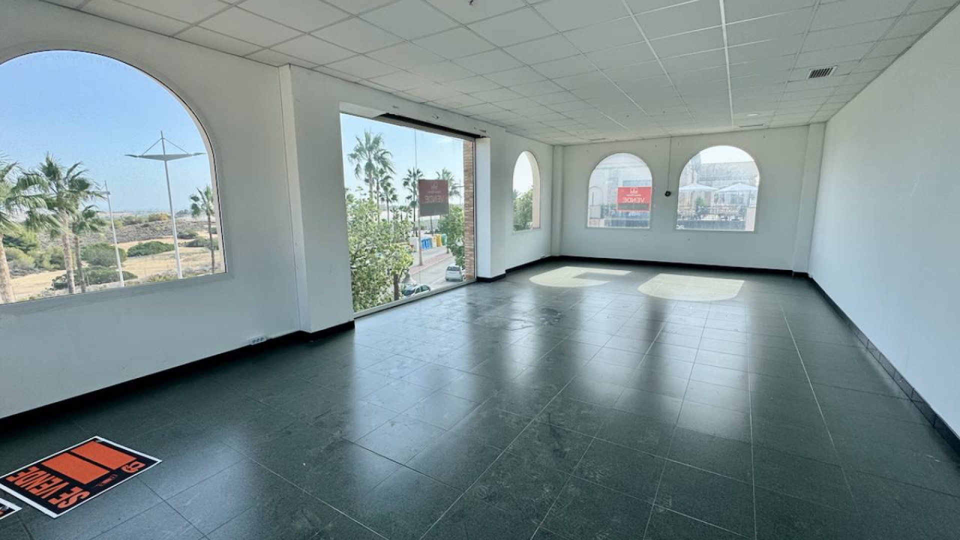 Resale - Commercial - La Finca Golf - La finca Golf