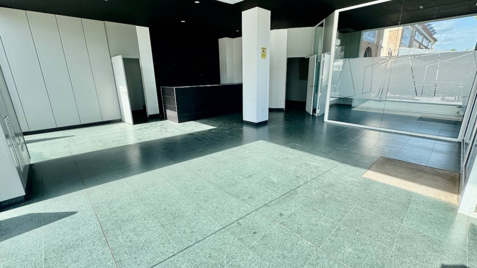 Resale - Commercial - La Finca Golf - La finca Golf