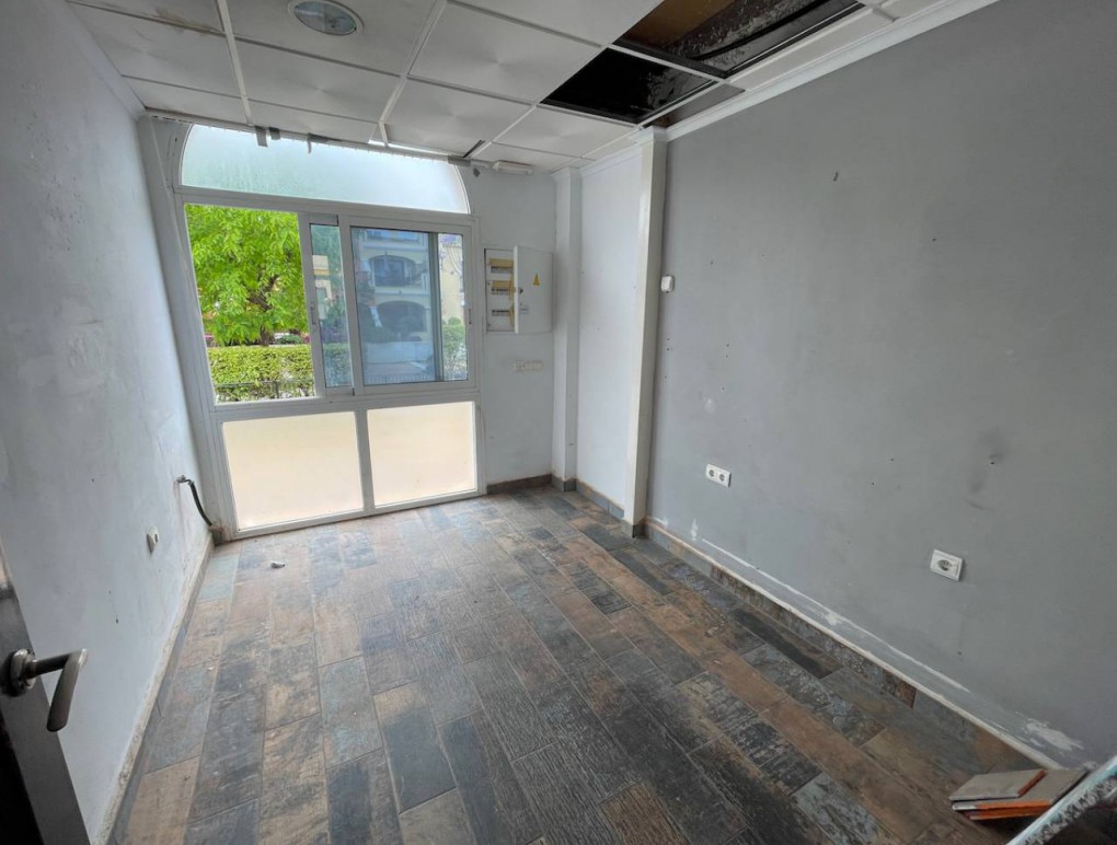 Resale - Commercial - La Finca Golf - La finca Golf