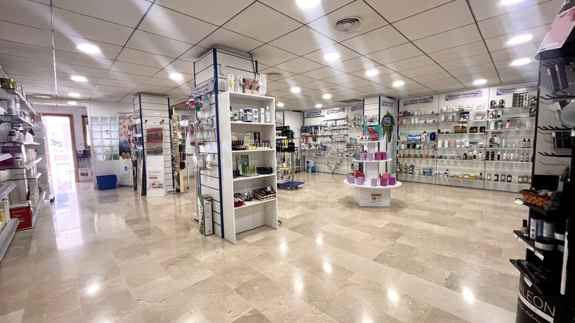 Resale - Commercial - Villamartin