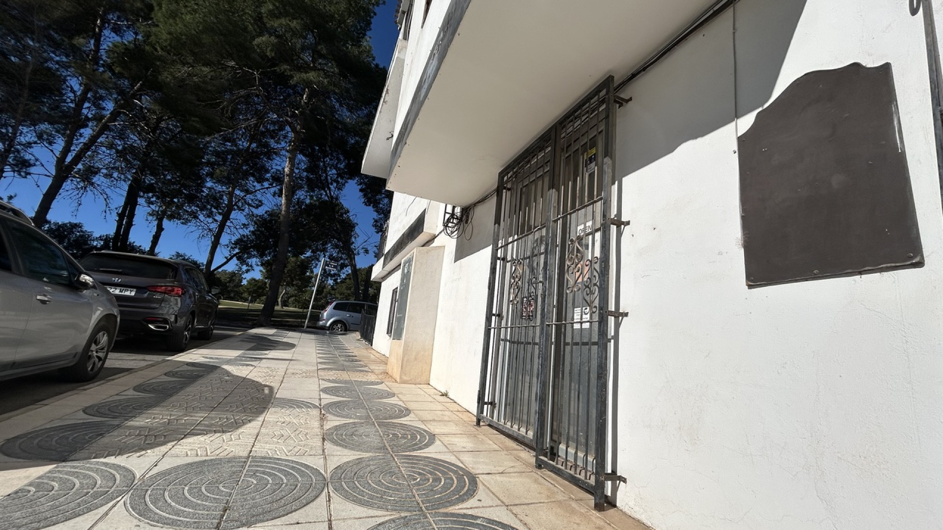 Resale - Commercial - Villamartin