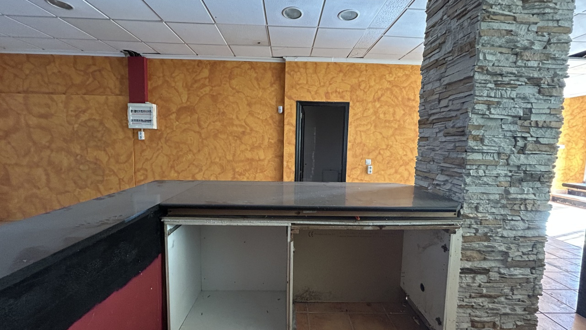 Resale - Commercial - Villamartin