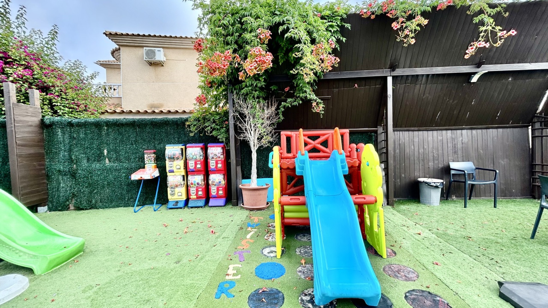 Resale - Commercial - Villamartin