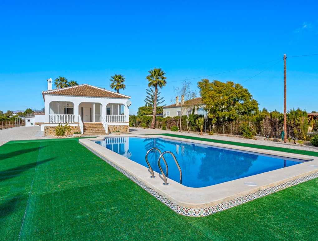 Resale - Country Property - Dolores