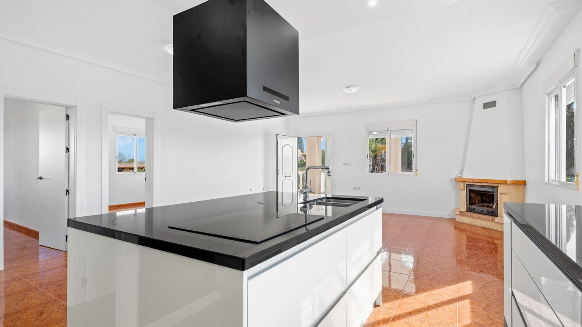 Resale - Country Property - Dolores