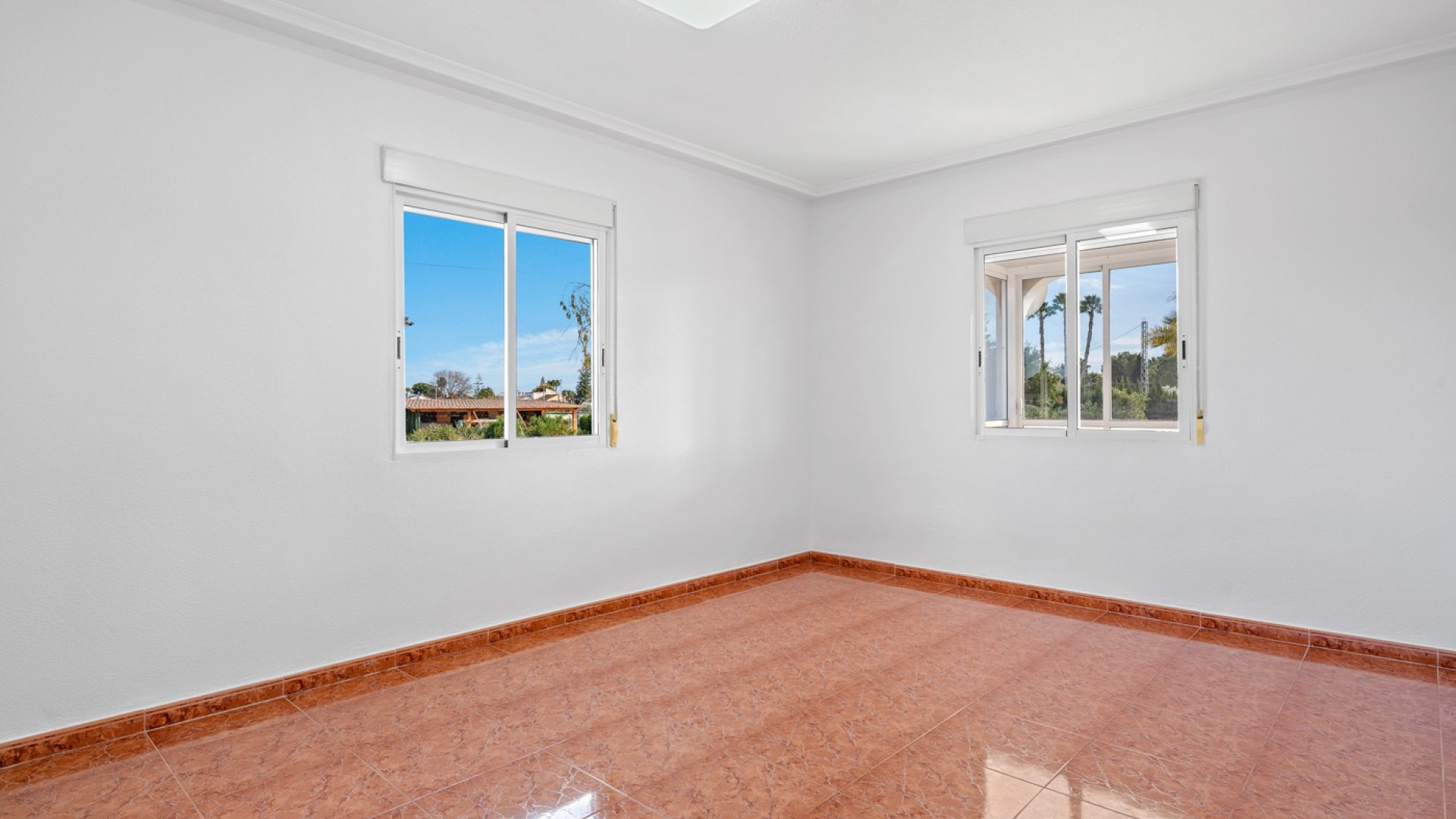 Resale - Country Property - Dolores