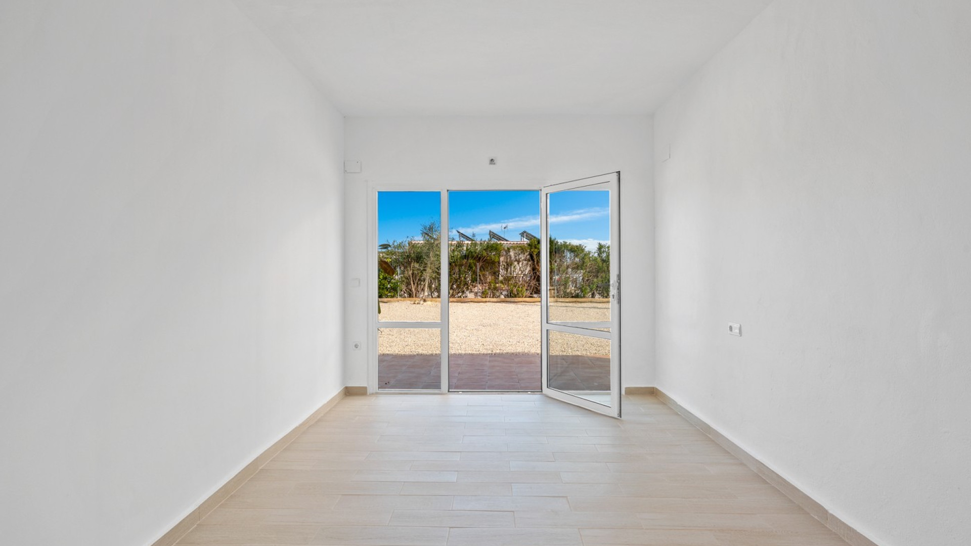 Resale - Country Property - Dolores