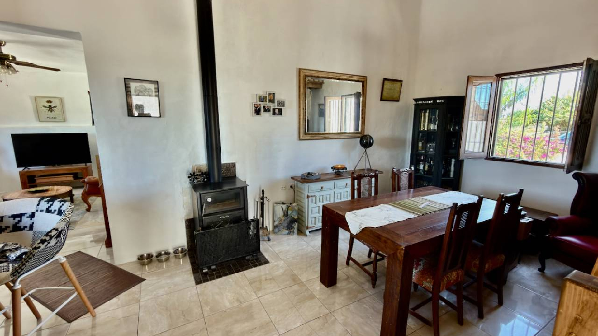 Resale - Country Property - Dolores