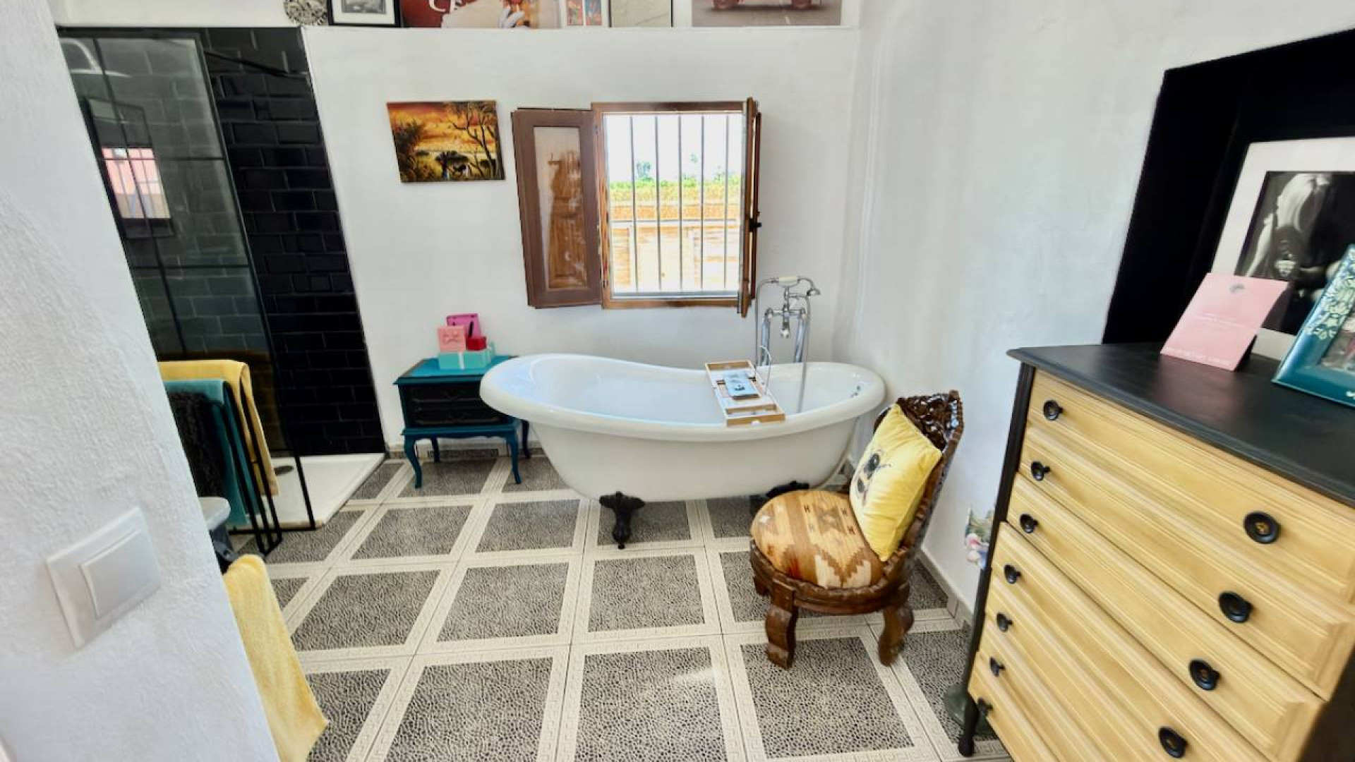 Resale - Country Property - Dolores