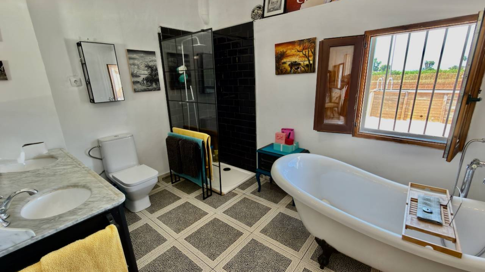 Resale - Country Property - Dolores