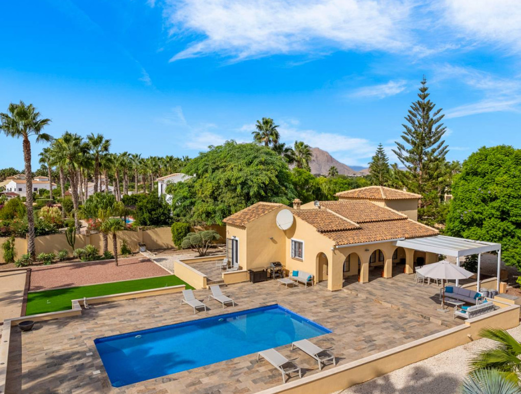 Resale - Country Property - Rafal