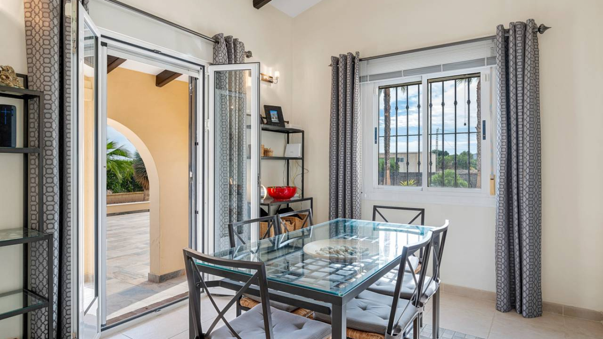 Resale - Country Property - Rafal