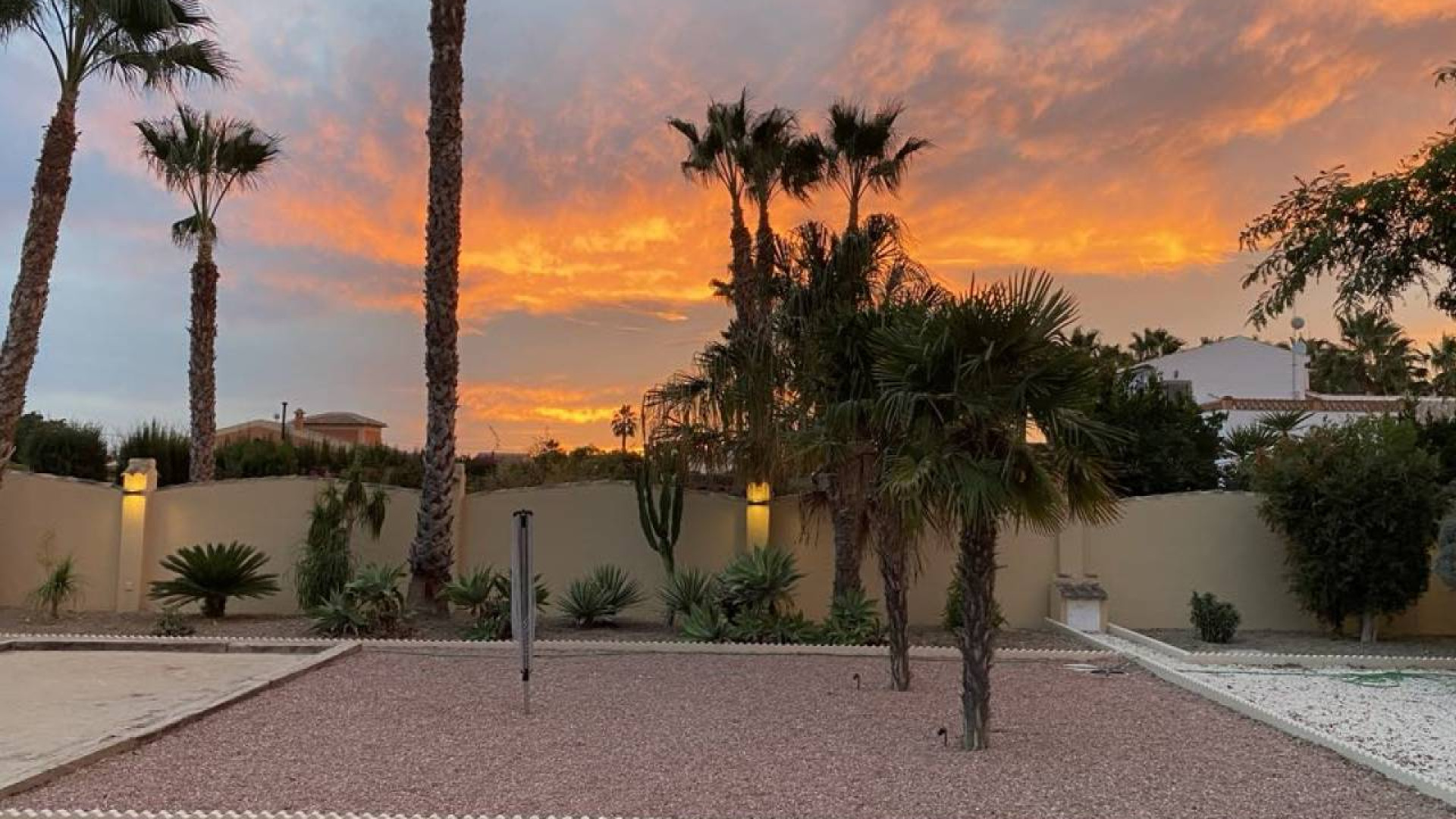 Resale - Country Property - Rafal