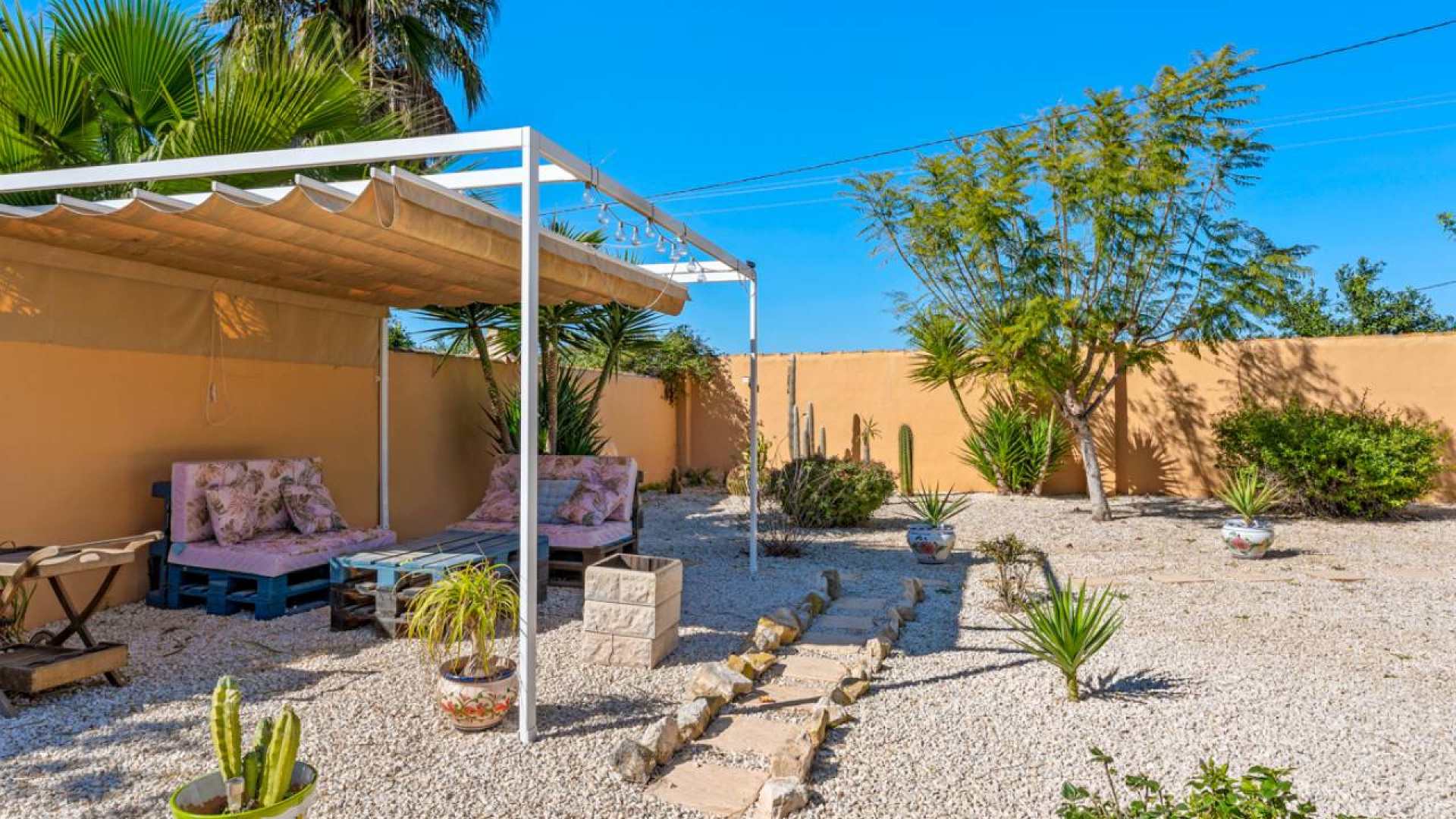 Resale - Country Property - Rafal
