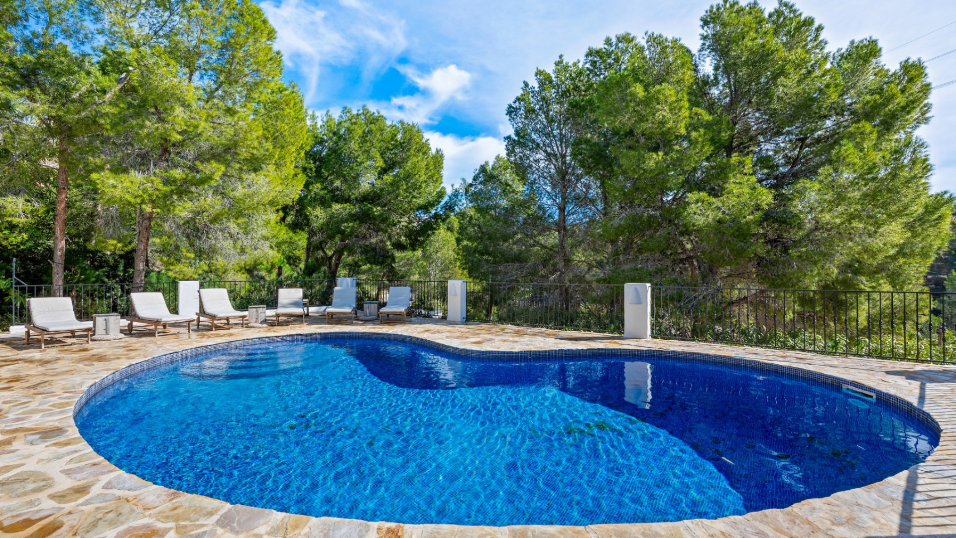 Resale - Detached Villa - Altea