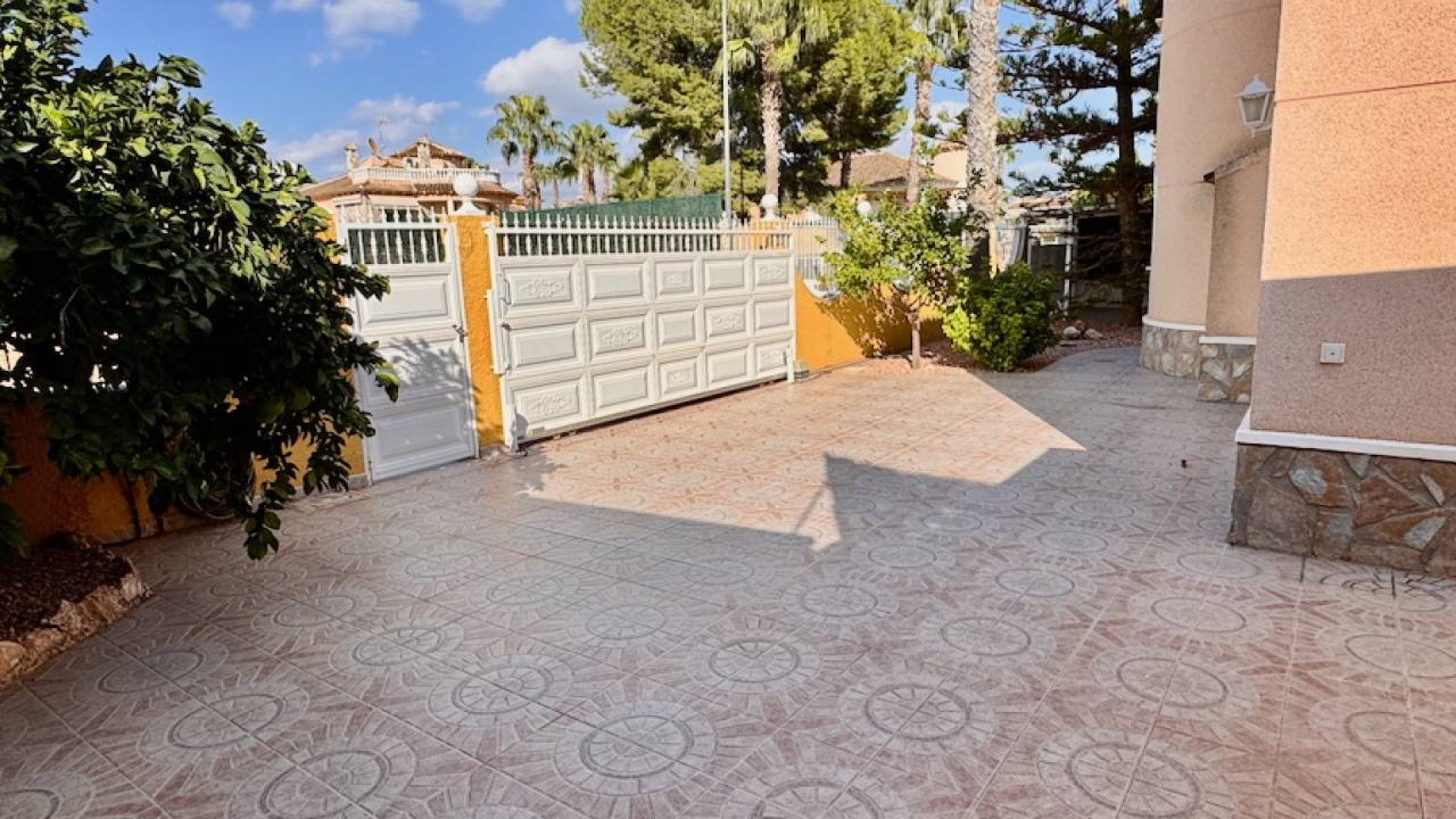 Resale - Detached Villa - Benferri