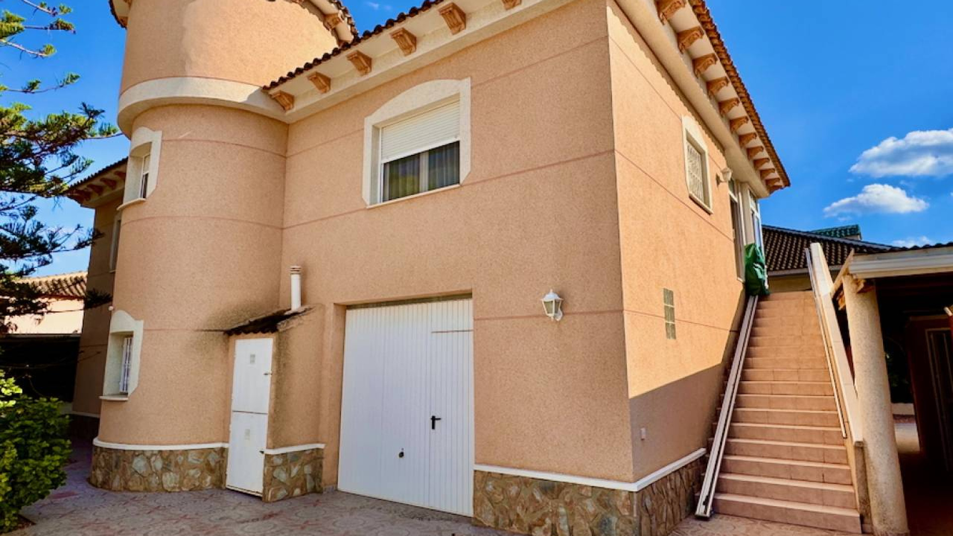 Resale - Detached Villa - Benferri