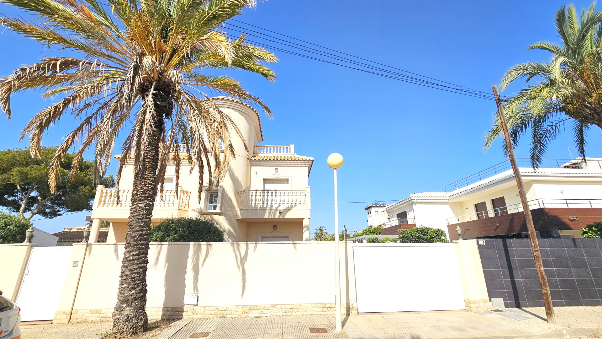 Resale - Detached Villa - Cabo Roig